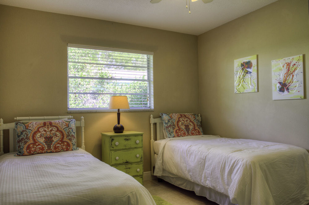 Anna Maria Island Dream Inn โฮล์มส์ บีช ภายนอก รูปภาพ