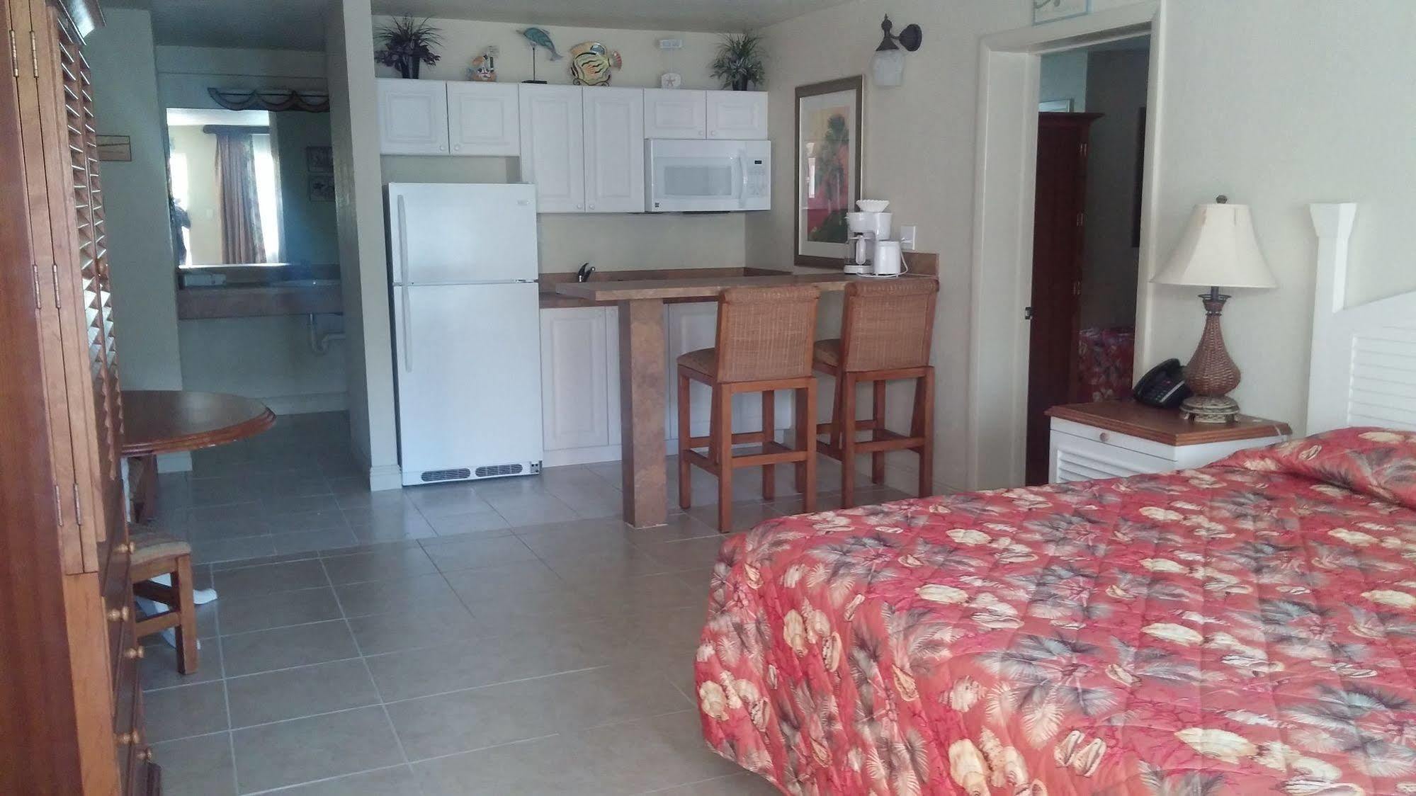 Anna Maria Island Dream Inn โฮล์มส์ บีช ภายนอก รูปภาพ