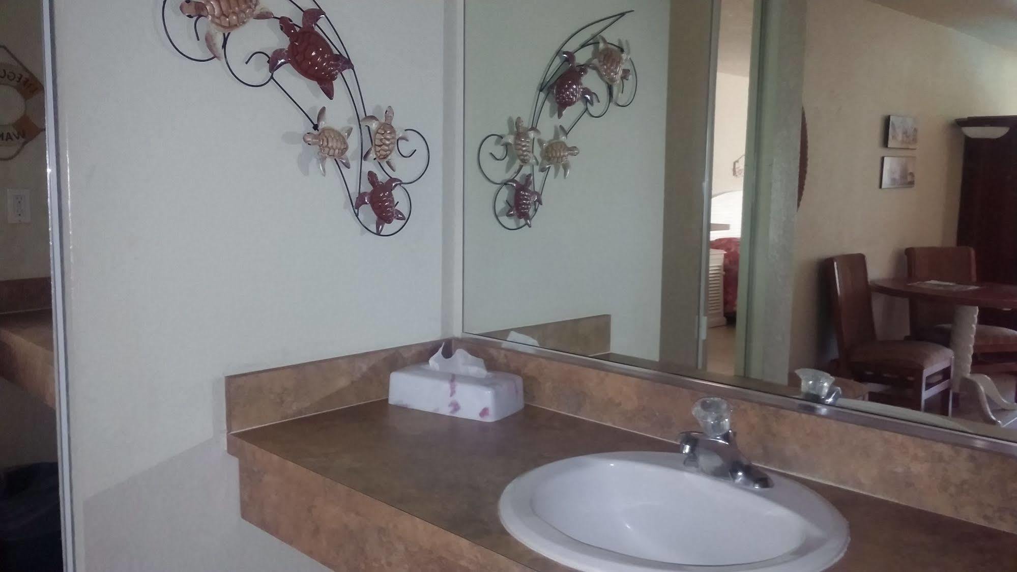 Anna Maria Island Dream Inn โฮล์มส์ บีช ภายนอก รูปภาพ