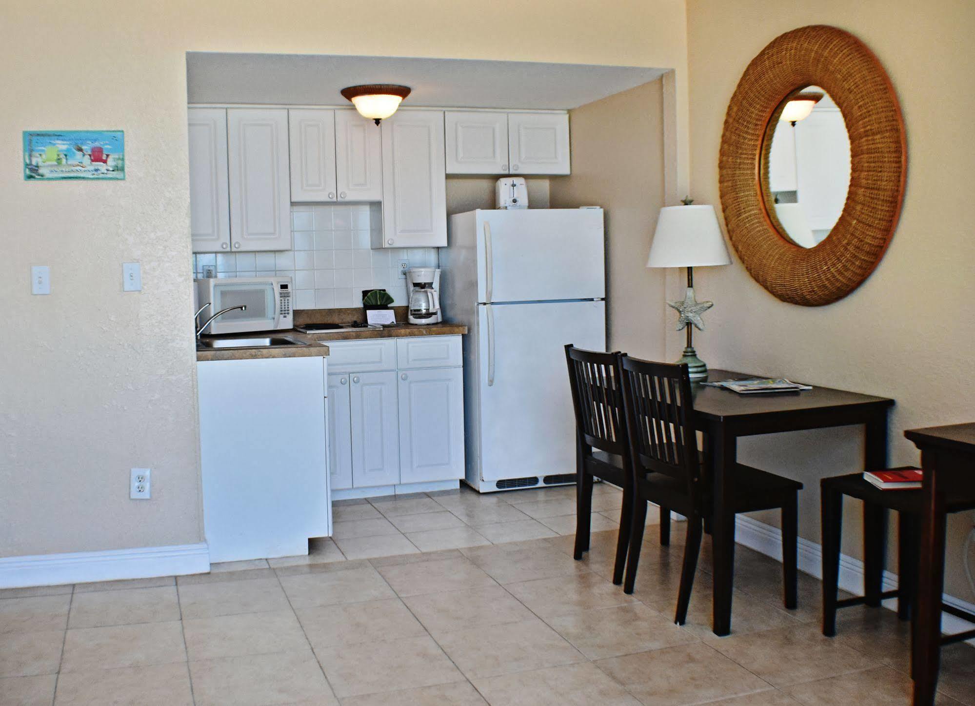 Anna Maria Island Dream Inn โฮล์มส์ บีช ภายนอก รูปภาพ