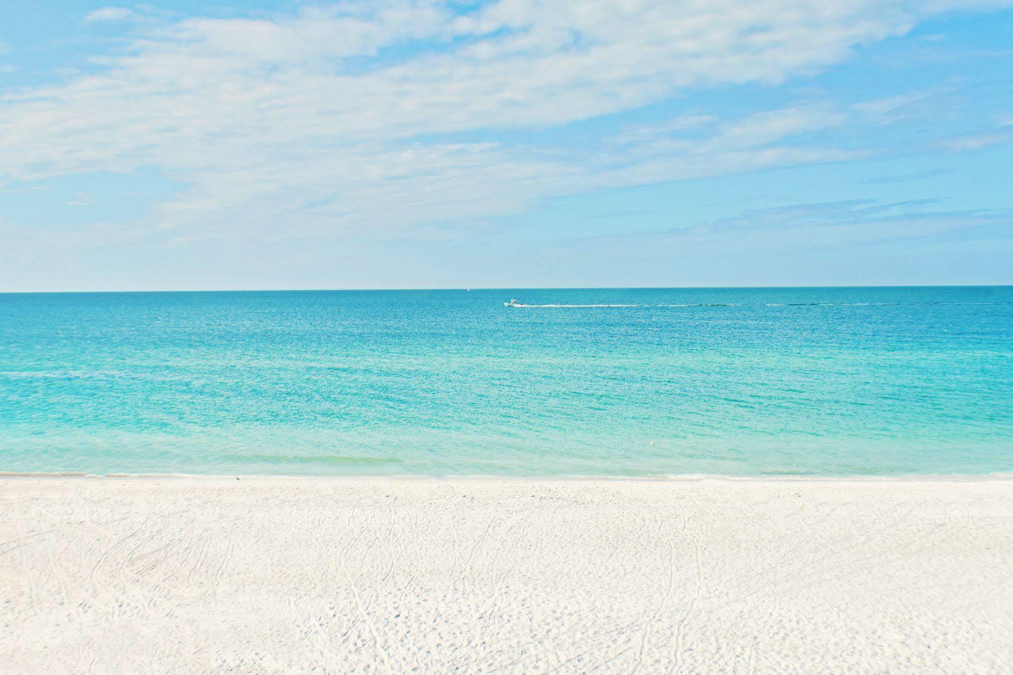 Anna Maria Island Dream Inn โฮล์มส์ บีช ภายนอก รูปภาพ